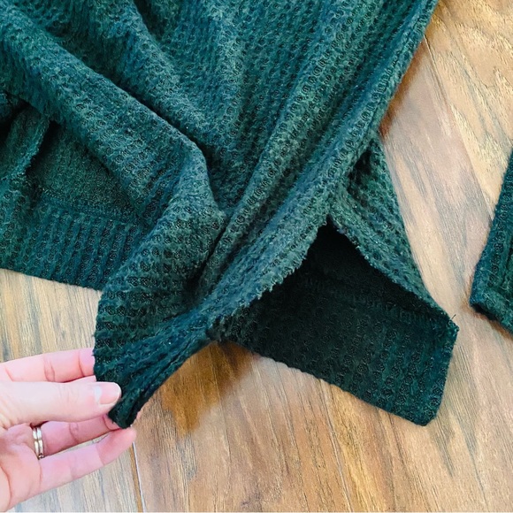 Inspired Hearts Waffle Knit Top Medium - Picture 7 of 8